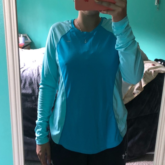 Nike long sleeve running shirt - Picture 1 of 5